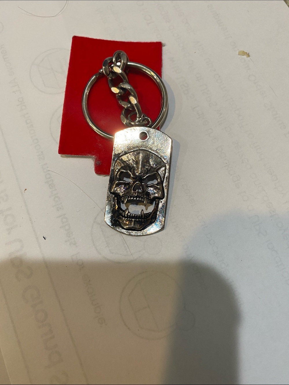 Men's Silver Skull Dog Tag Keychain - Stylish Metal Keyring